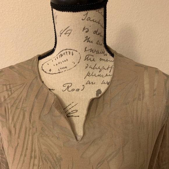 Chico’s Top - Picture 2 of 5